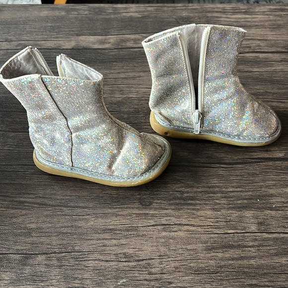 Wee Squeak Silver Sparkle Zip up Boots without the squeaker toddler Size 7 - Picture 2 of 5